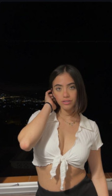 Nueva en Miami, complaciente