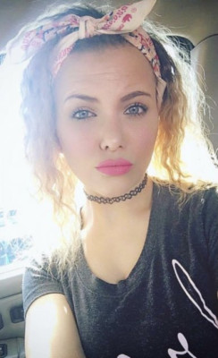 BLONDE WHO LOVES TO PARTY!! 100% ME OR ITS FREE!!